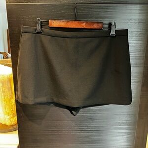 Aritzia Sleek Black Women's Skorts